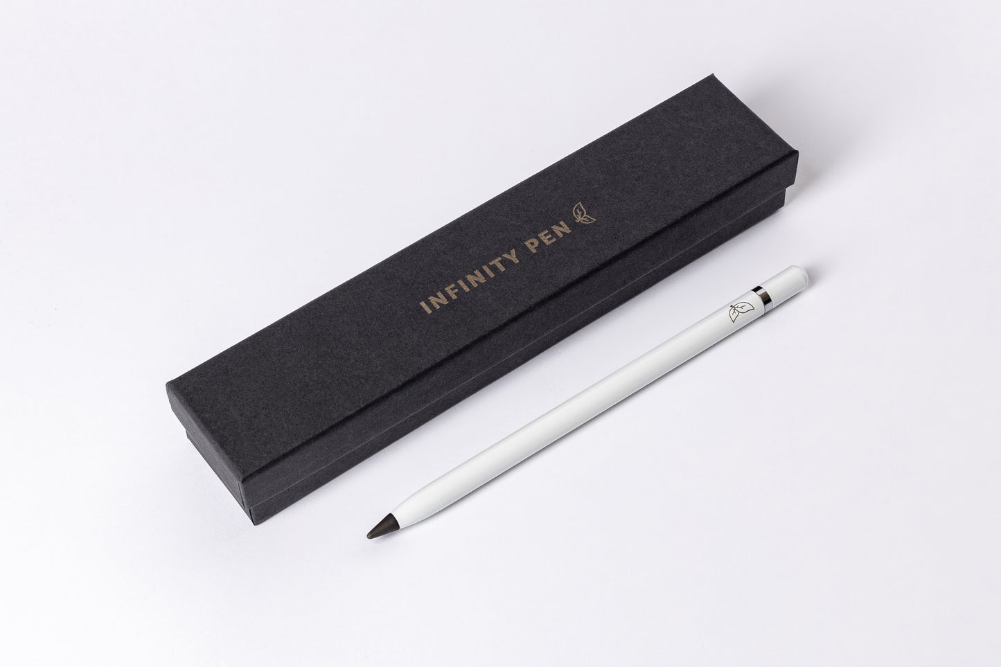 nachhaltiger-metallstift-weiß-umweltfreundliche-alternative-zum-bleistift