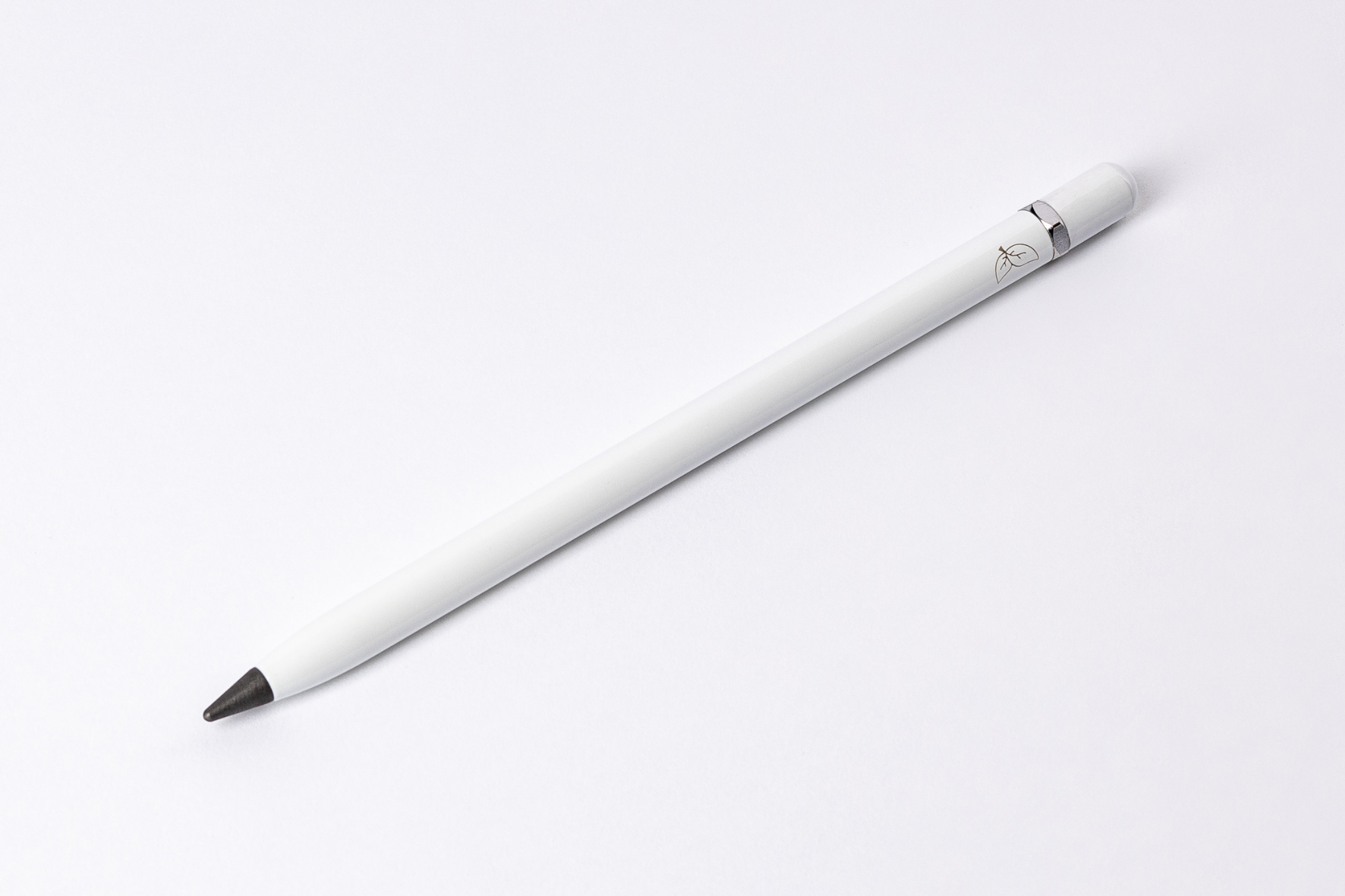 infinity-pen-modell-modern-weiß-aluminium-gehaeuse