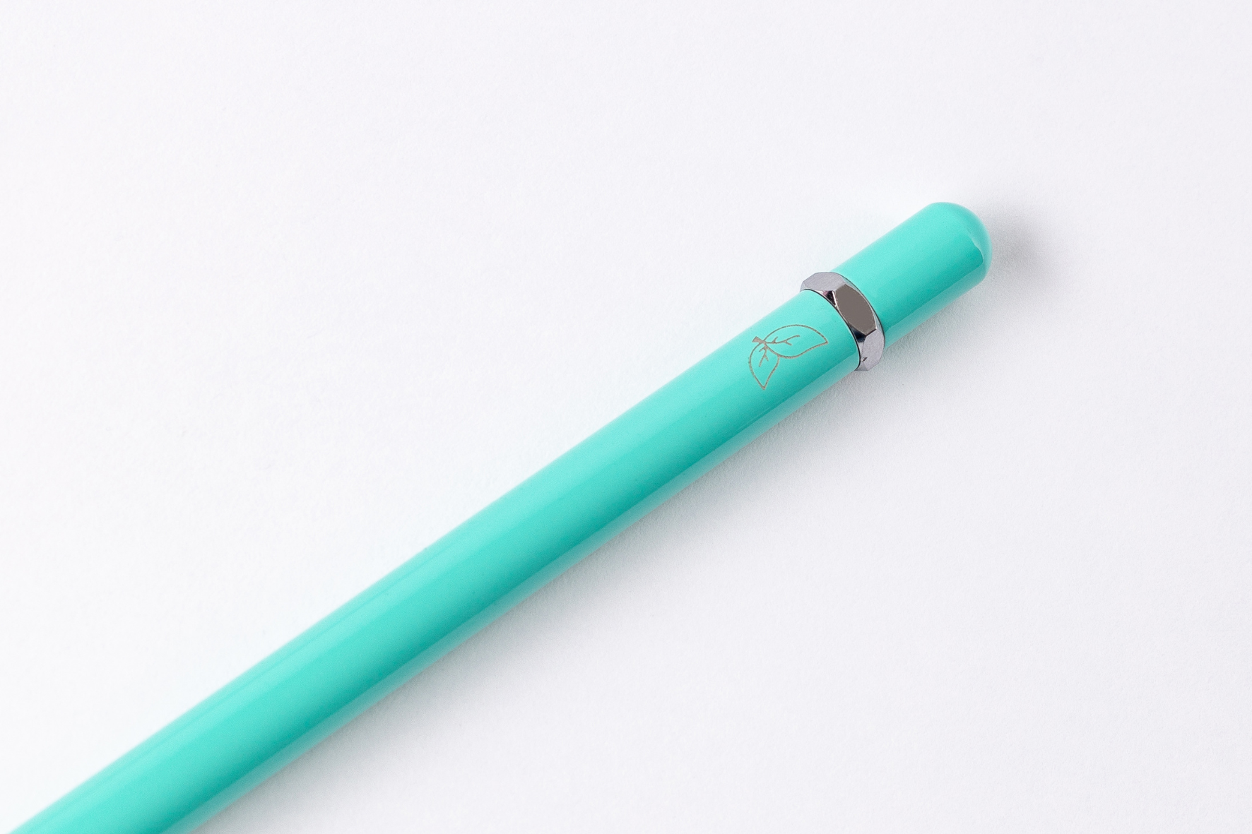 infinity-pen-modell-modern-tuerkis-aluminium-gehaeuse