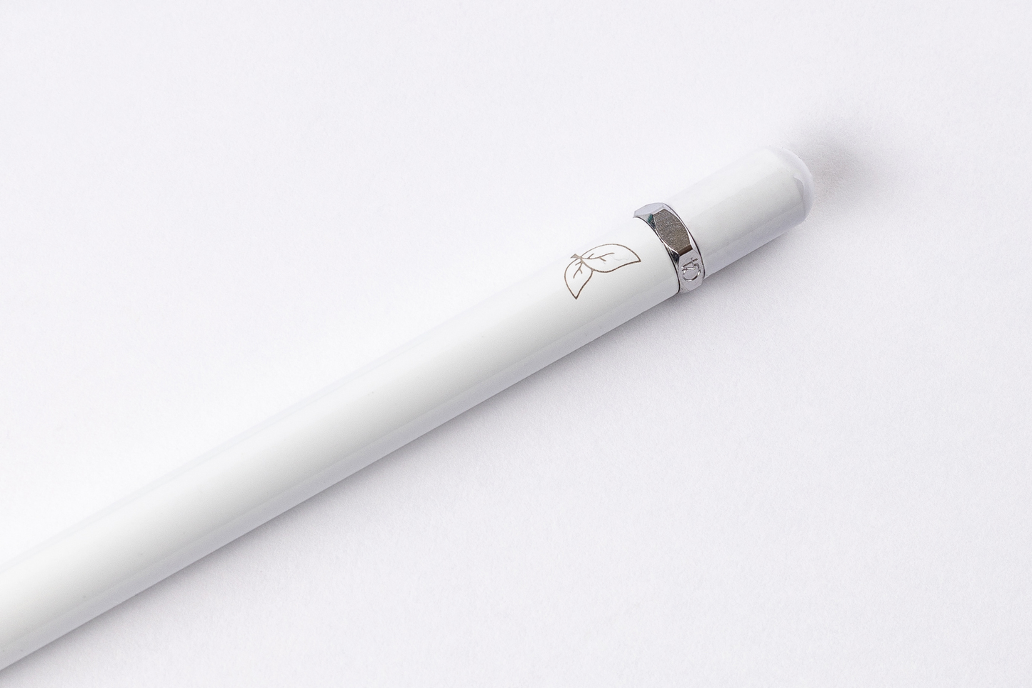 infinity-pen-modell-modern-weiß-aluminium-gehaeuse