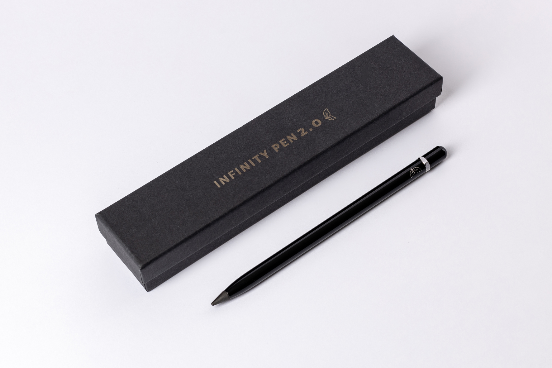 nachhaltiger-metallstift-schwarz-umweltfreundliche-alternative-zum-bleistift