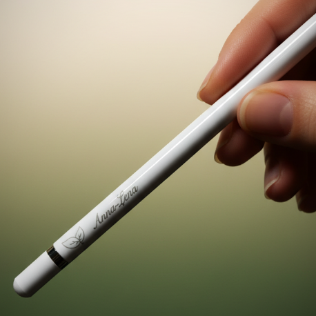 personalisierter-infinity-pen-weiß-mit-lasergravur-kursivschrift